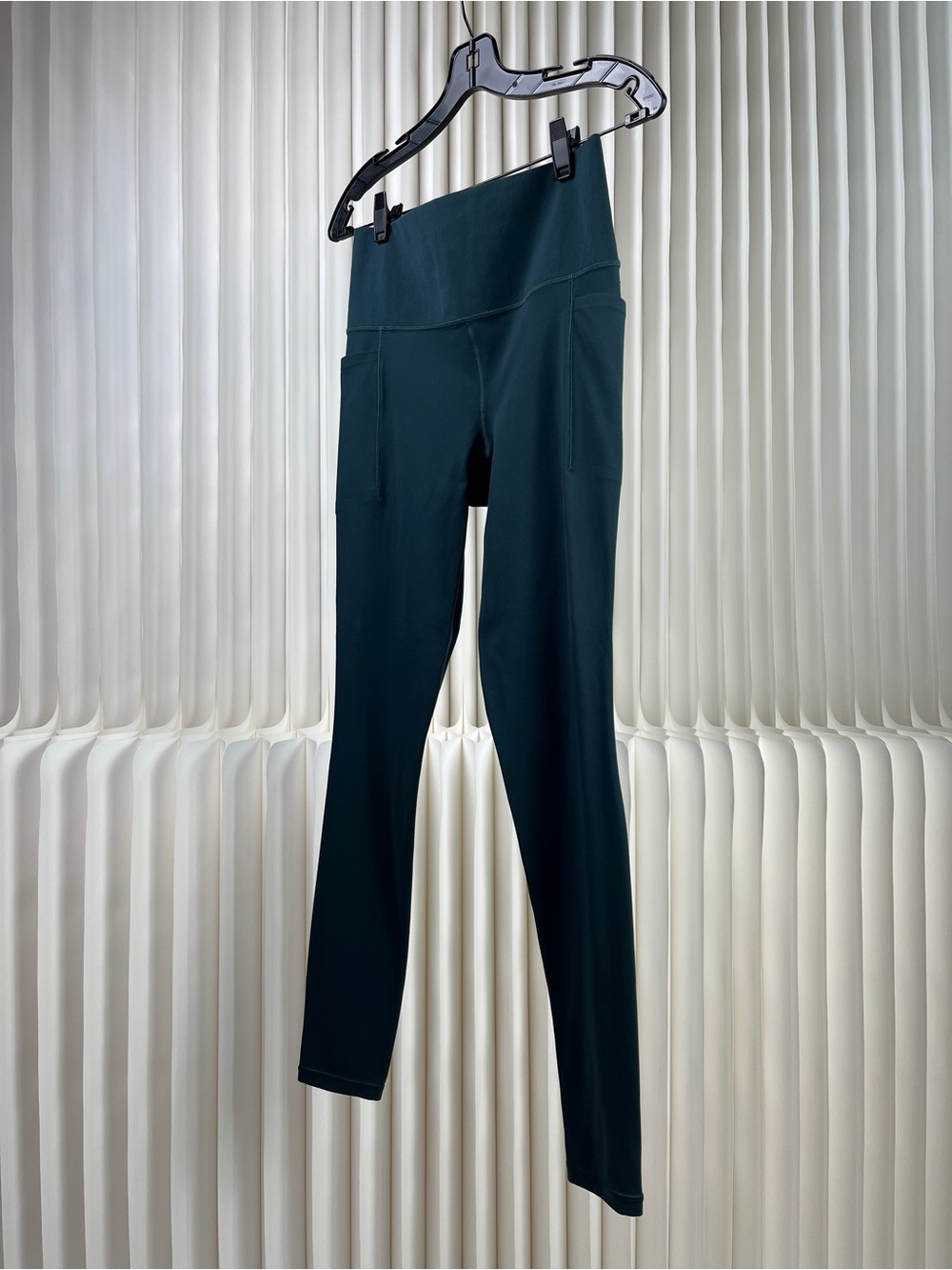 ATHLETA Salutation Stash High Rise Legging - Picture 6 of 14